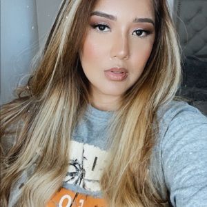 Meet your Posher, Ana